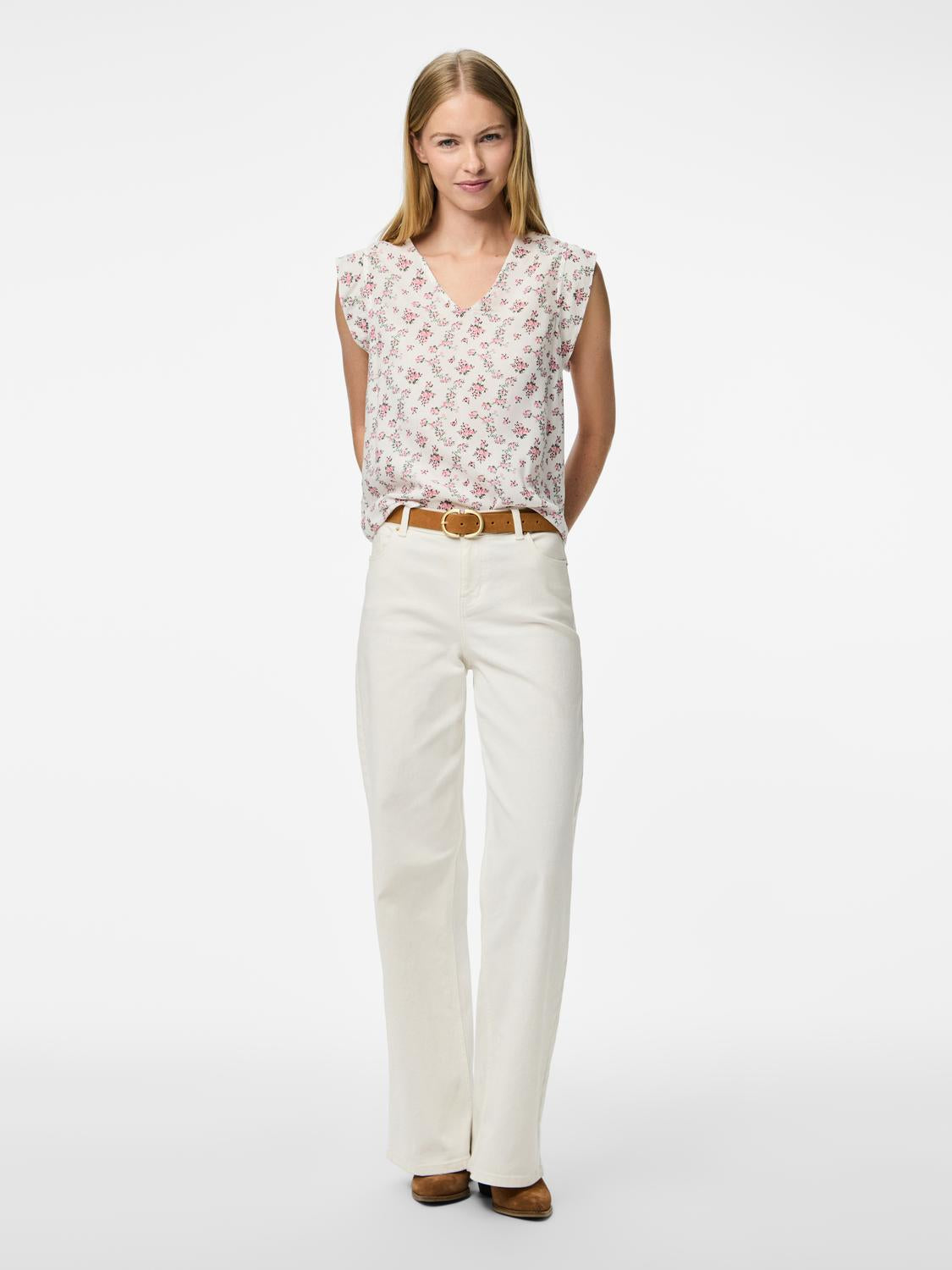 model_shot-front_full